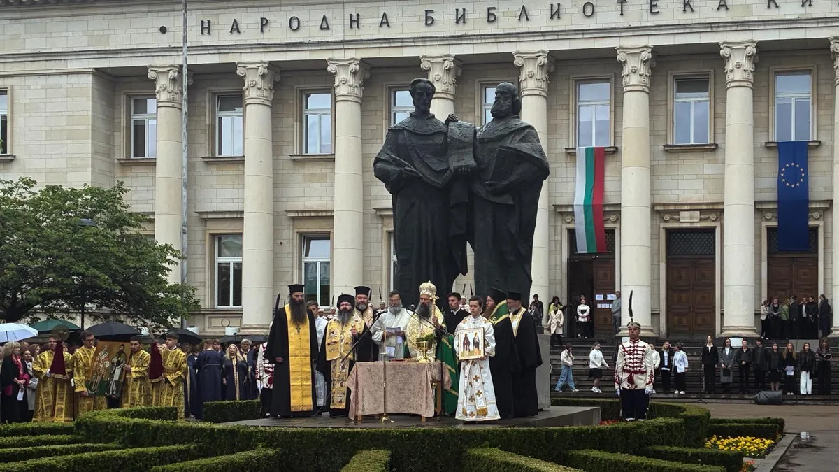 На 24 май патриарх Даниил защити ролята на църквата в образованието, а проф. Личева подчерта разделението между патриоти и глобалисти