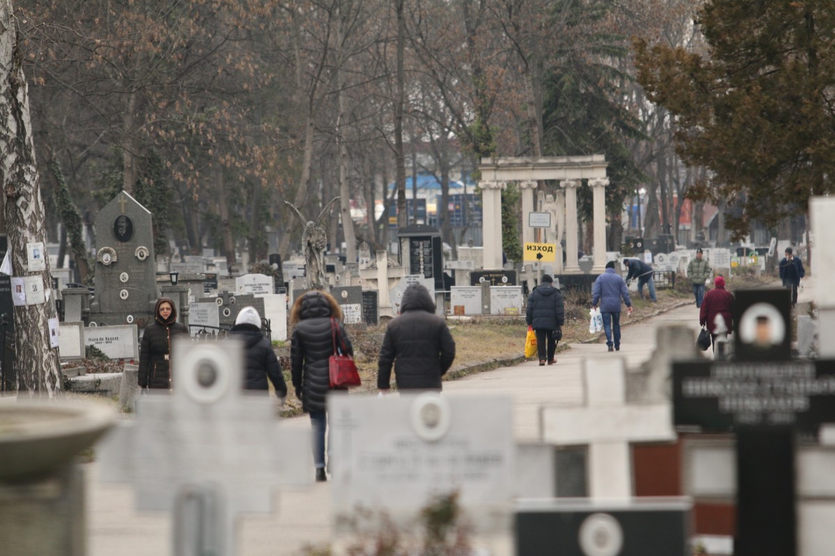 На Голяма Задушница се молим за душите на преминалите през прага на вечността