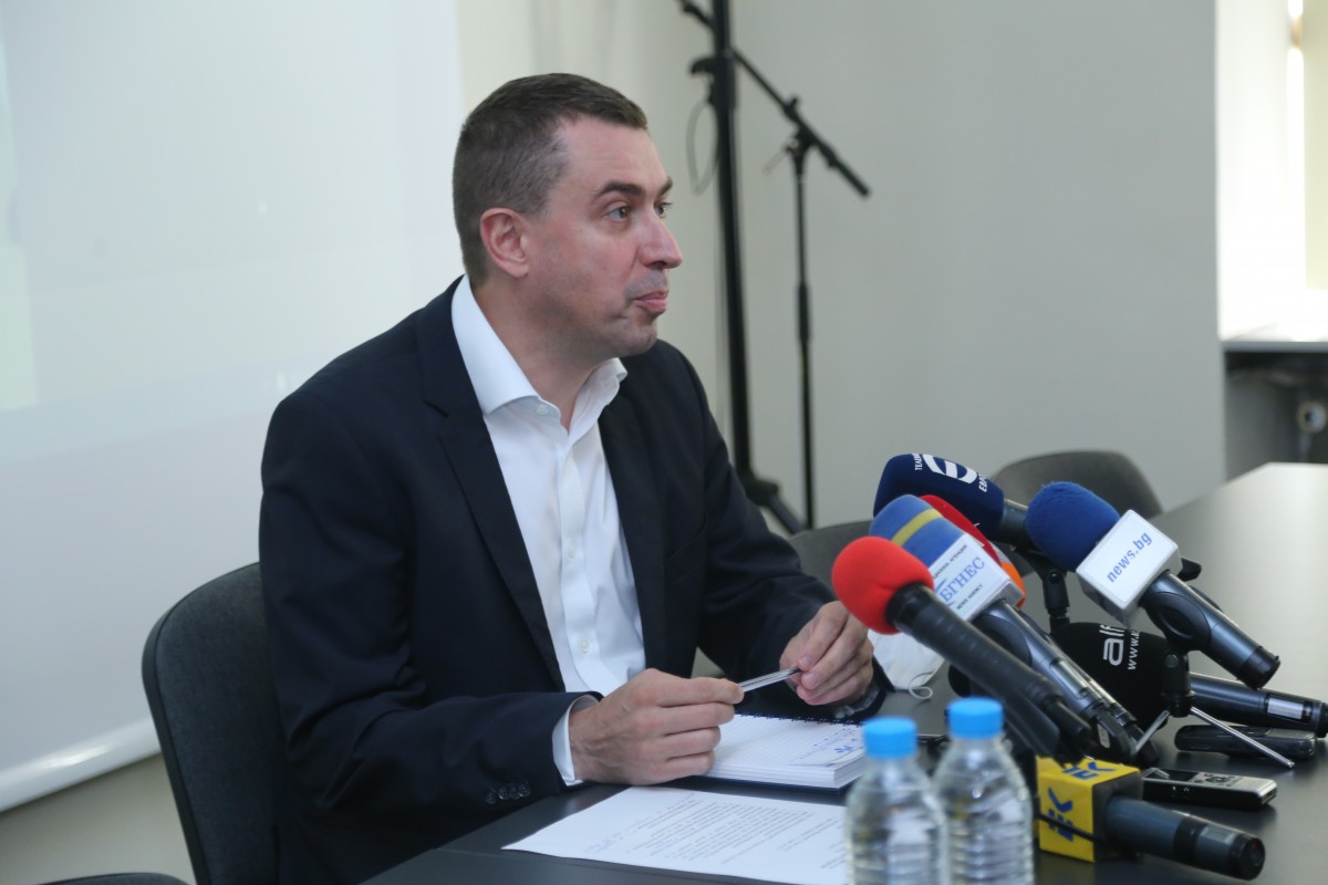 На новия площад "Света Неделя" ще има и пейки от дишащ бетон за по-чист въздух