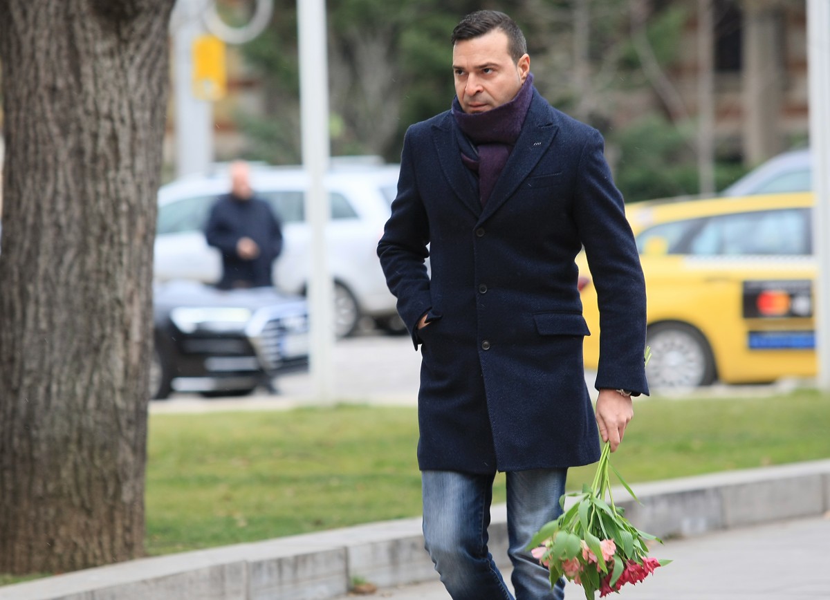 Нападателите на Слави Ангелов остават в ареста