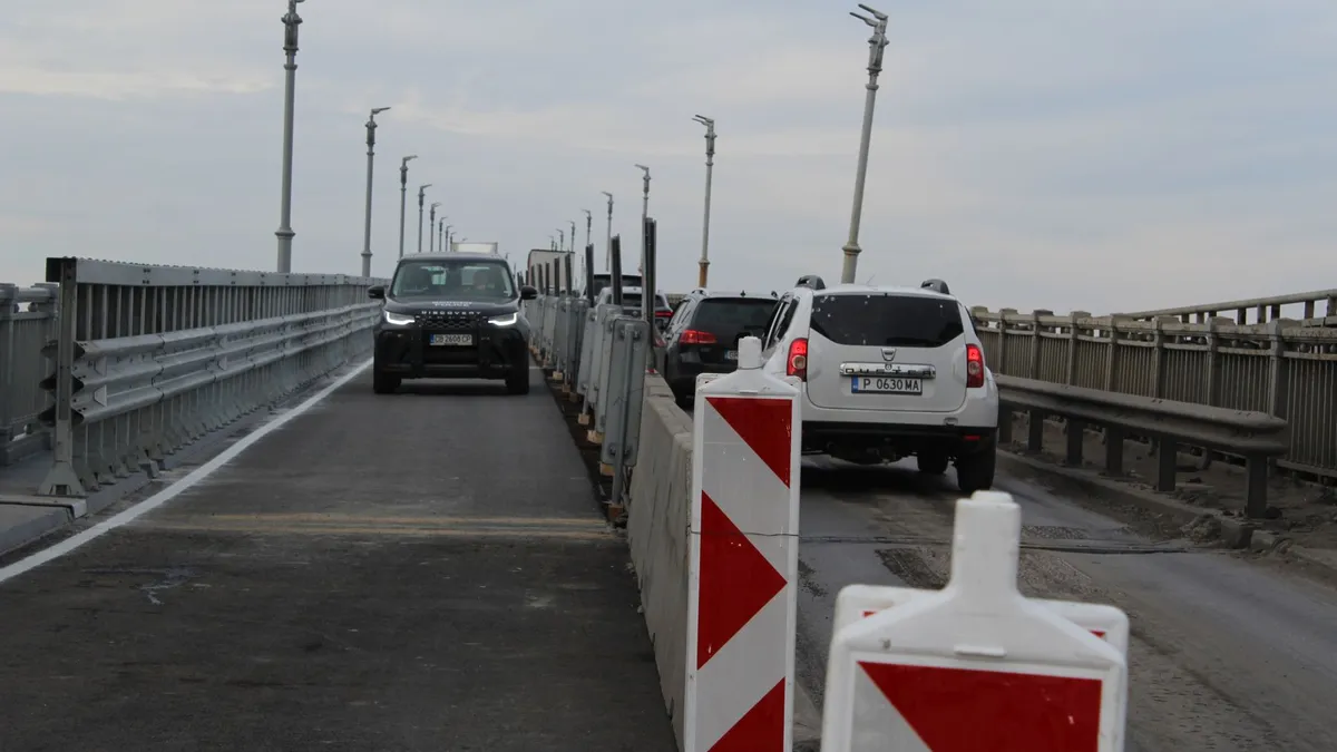 Напълно възстановиха движението в двете ленти по Дунав мост при Русе