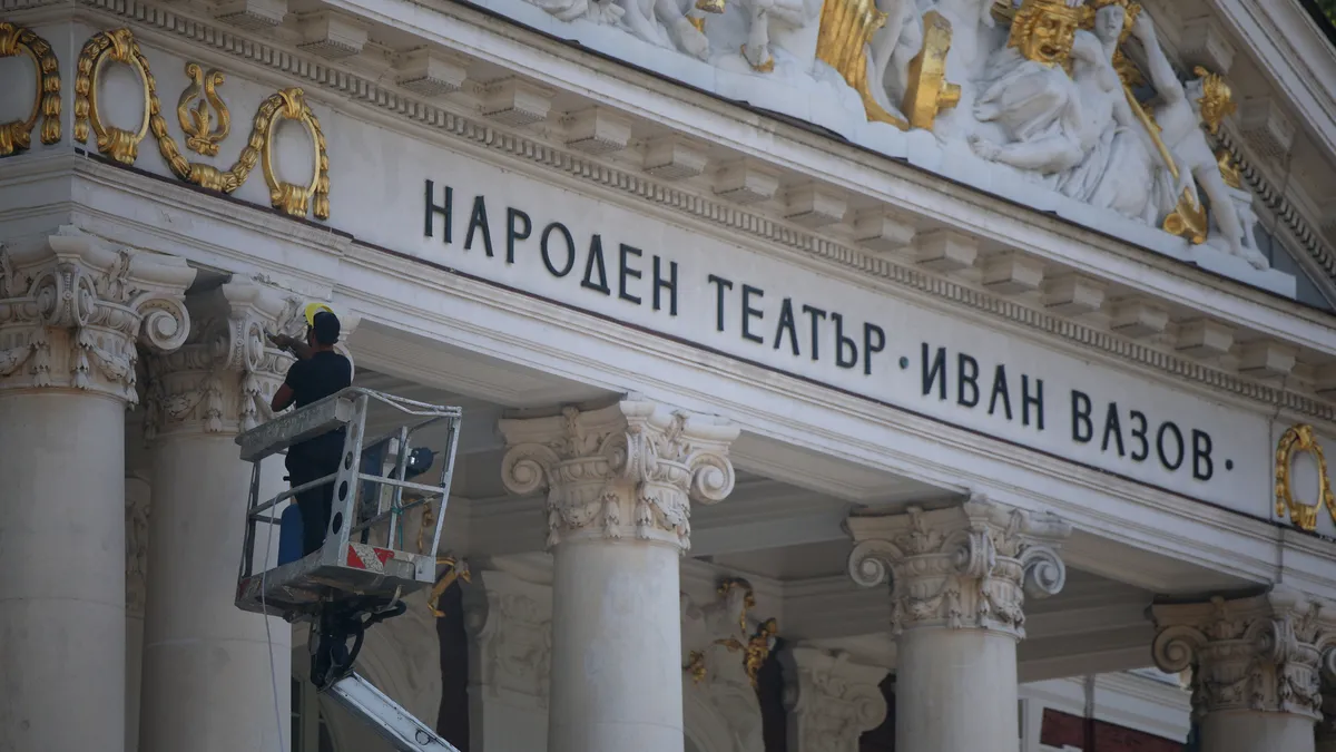 Народният театър преговаря за Изабел Юпер, първата сцена поставя Недялко Йорданов с „Убийството на Гонзаго“