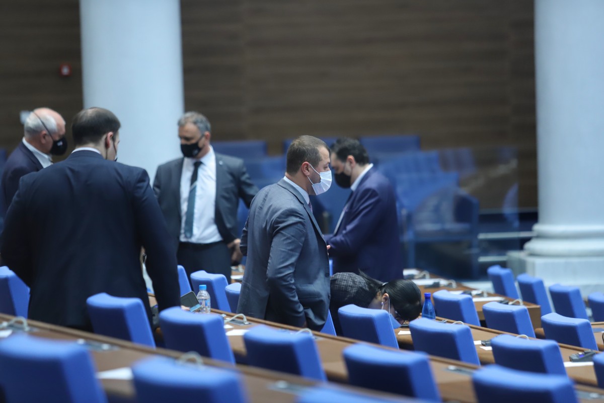 Парламентът отказа доставка на „Спутник V”, първо трябва да я одобрят