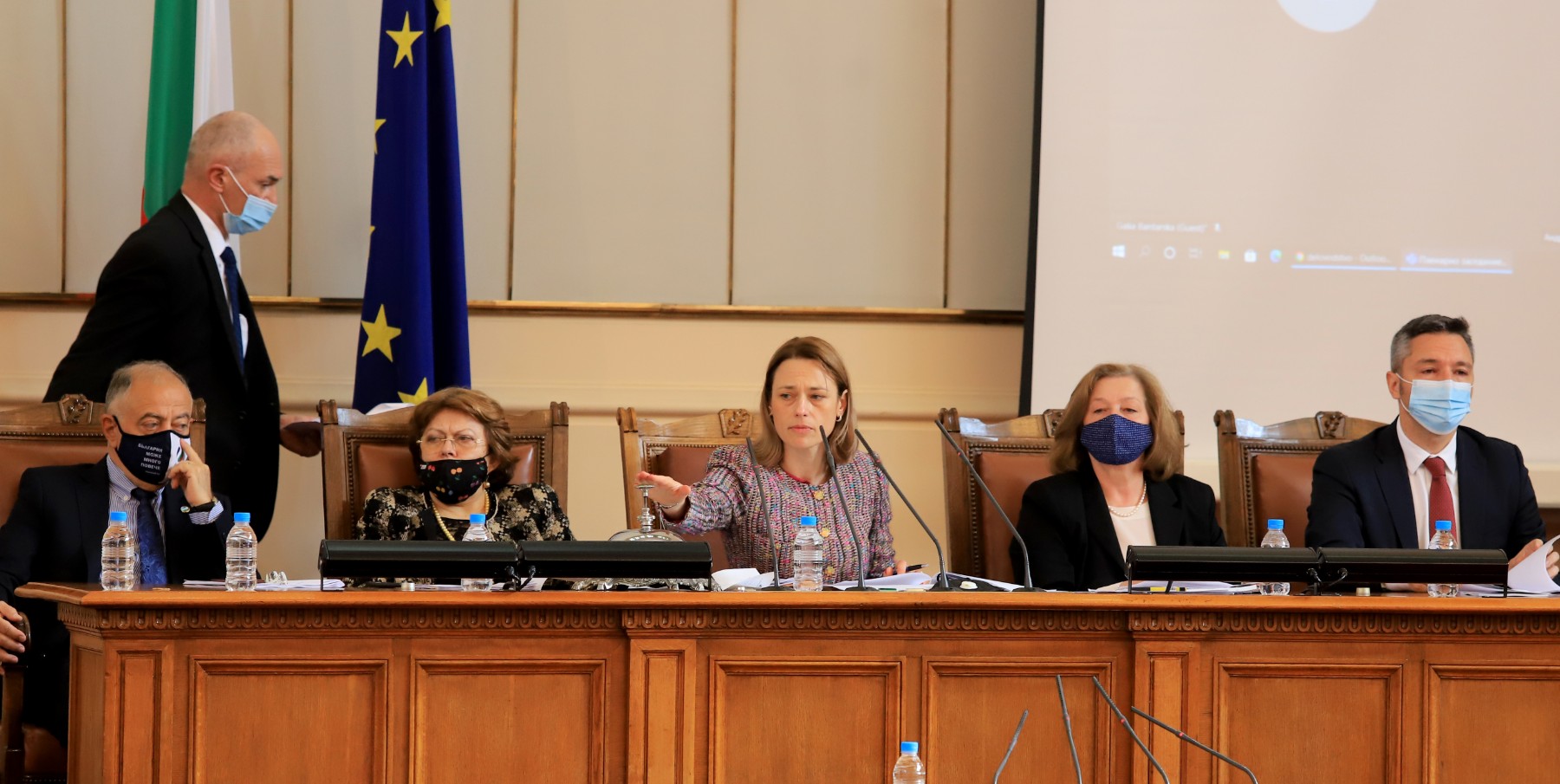 Парламентът гласува оставката на кабинета „Борисов 3“