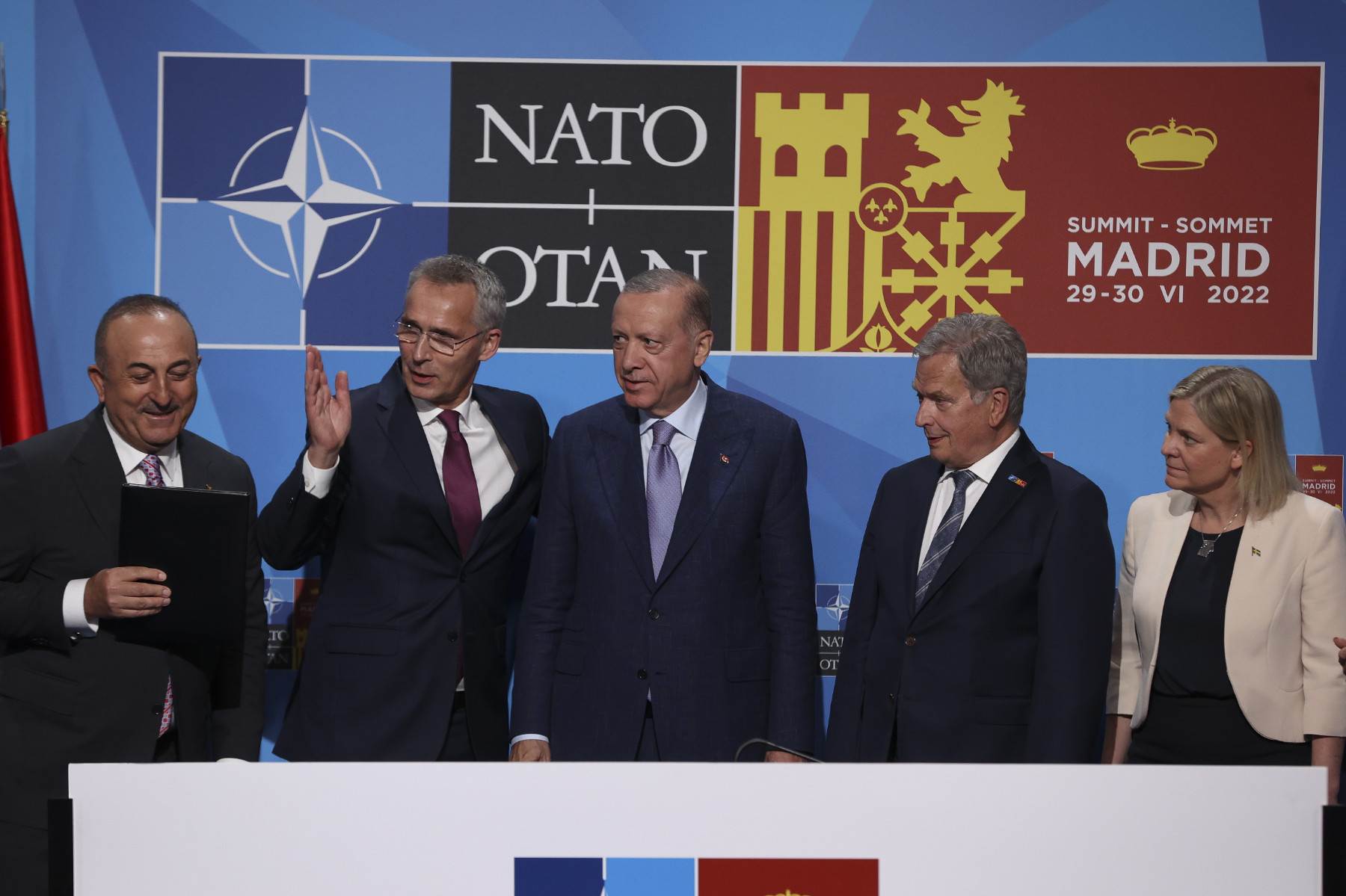 НАТО: Има споразумение с Турция за приемане на Швеция и Финландия