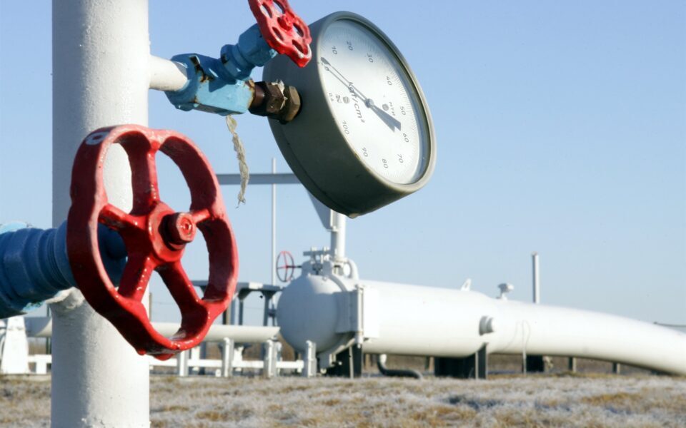 Цената на газа скочи над 3000 долара за първи път от март