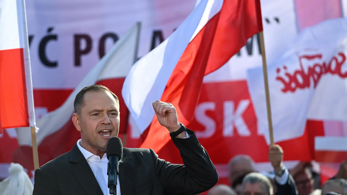 Навроцки: националист и историк с амбицията да бъде новият президент на Полша