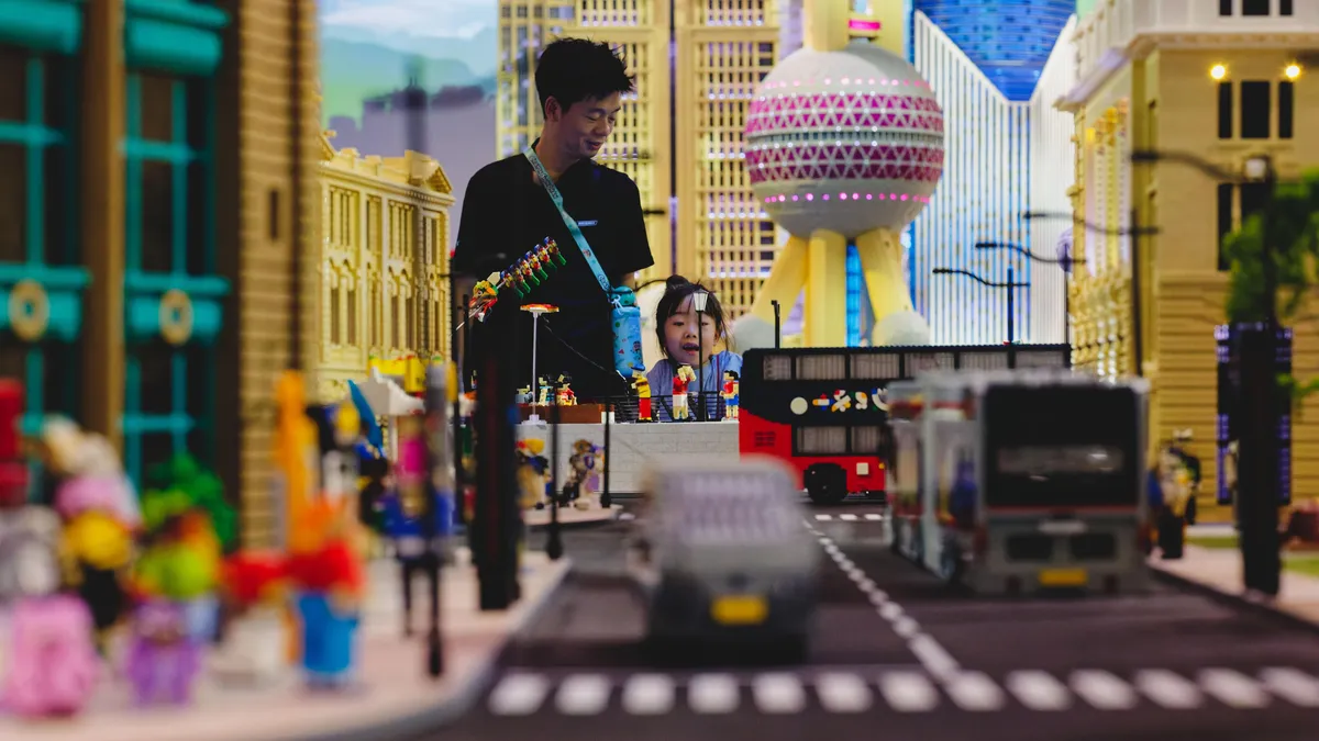 Най-големият в света Legoland отвори врати за туристи в Шанхай