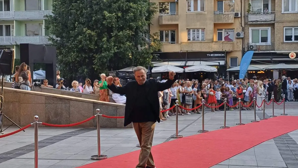Незабравимият „Джанго“ Франко Неро е звездата на „Любовта е лудост“ във Варна