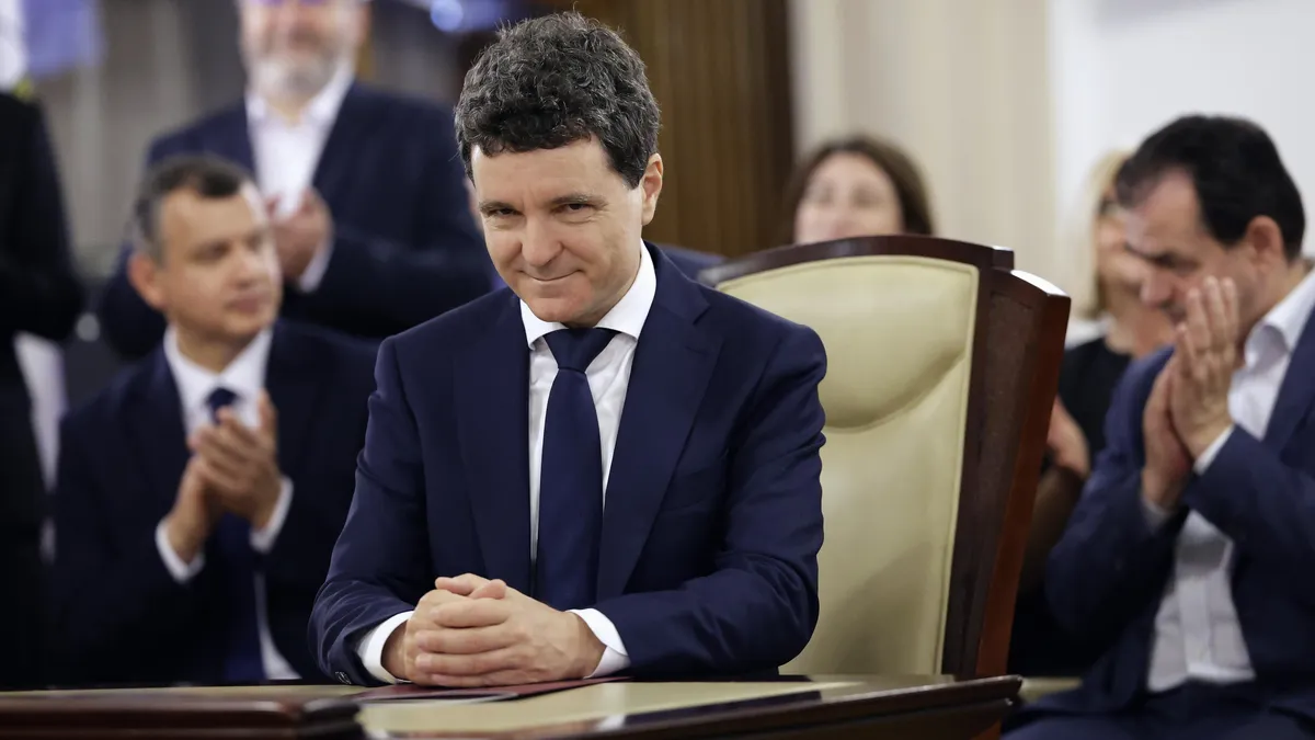 Никушор Дан започва консултации за правителство на 27 май