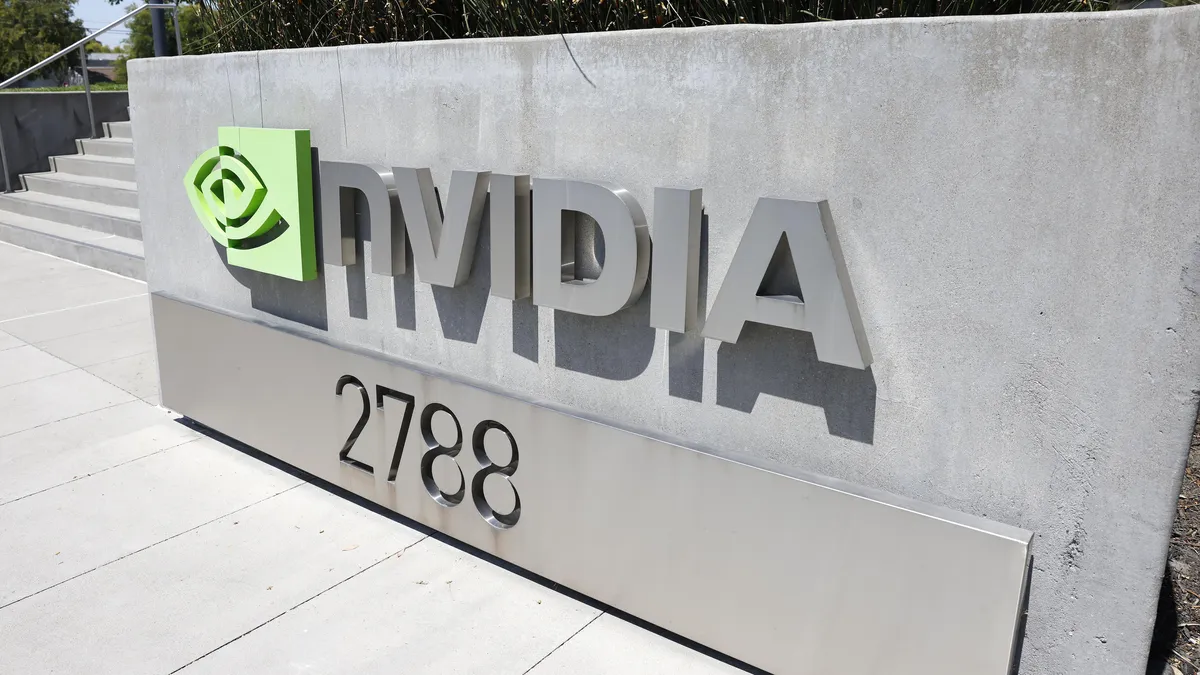 Nvidia ще възобнови продажбите на чипове за изкуствен интелект H20 в Китай