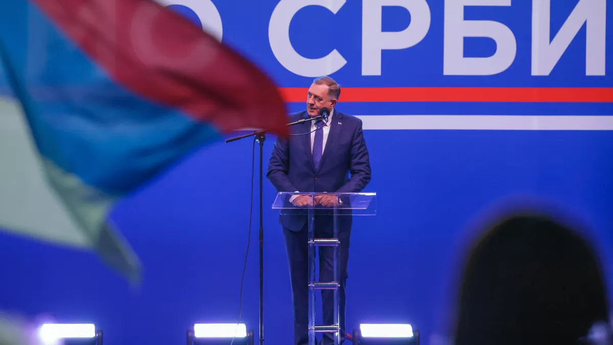                                                               Обсъждат прекратяване на мандата на Милорад Додик                      