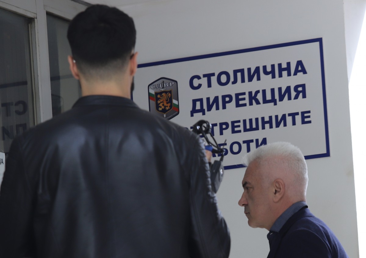 Обявиха Волен Сидеров за общодържавно издирване