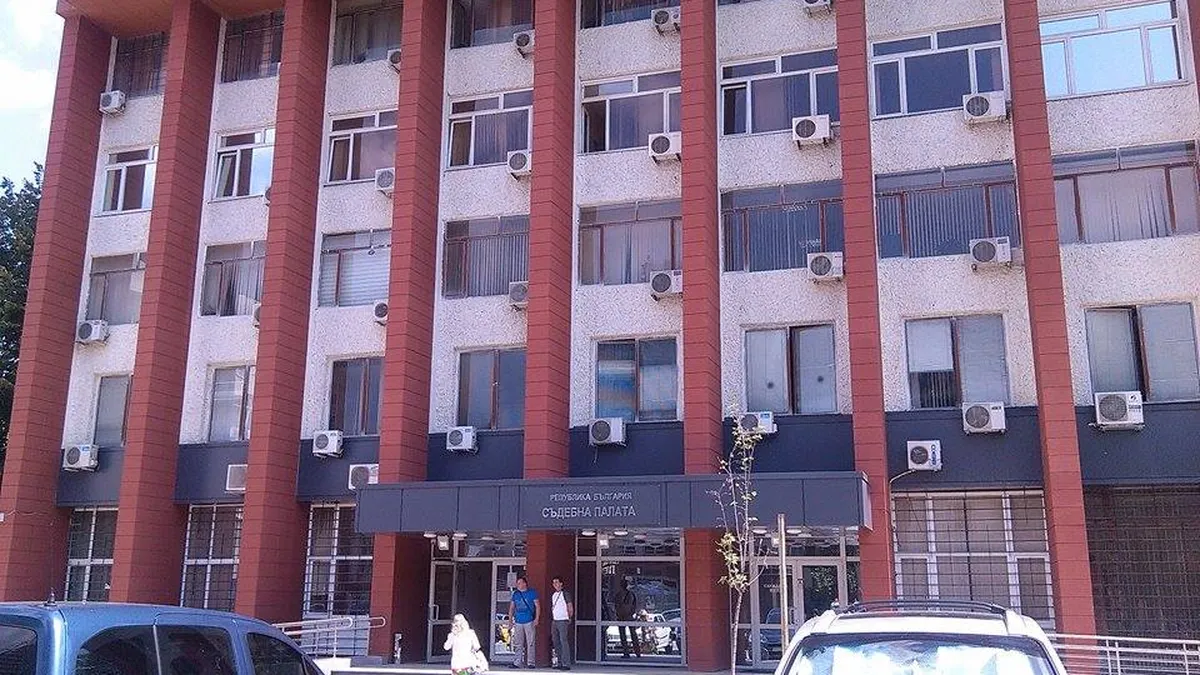 Очаква се промяна в обвинението на младежа, който преби до смърт жена в Перник