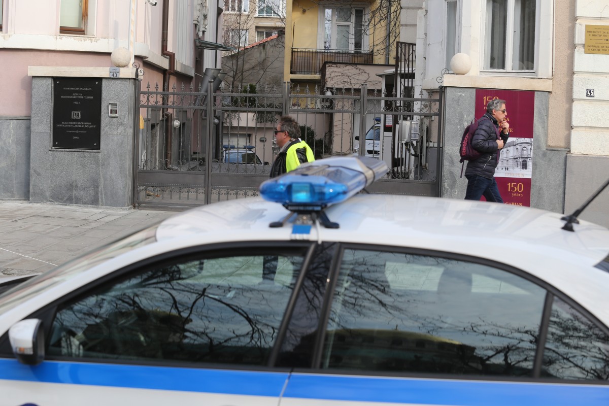 Продължават изземванията в офисите на Божков