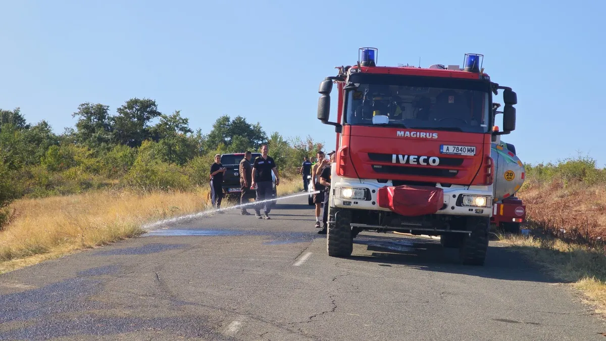 Огнената стихия край Сунгурларе е овладяна, пожарът е напълно потушен