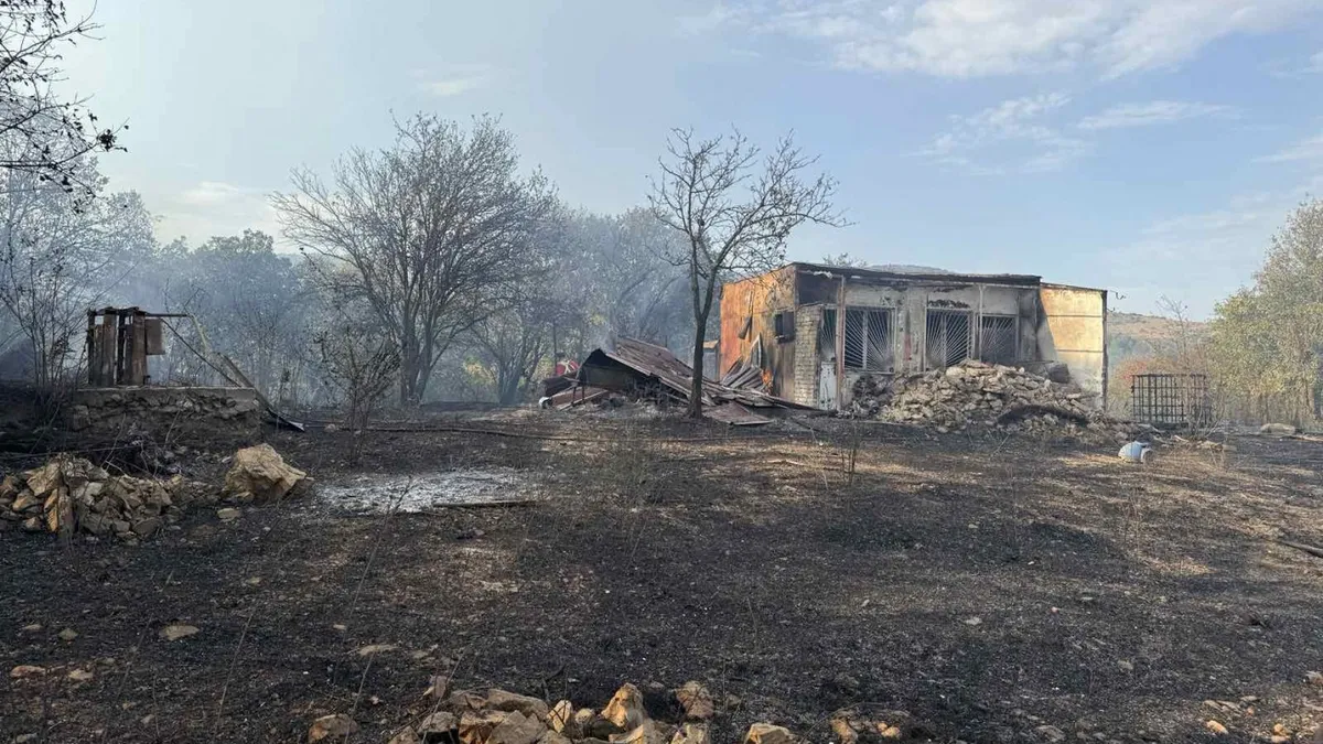 Описват щетите след пожара във вилна зона Седми километър в Стара Загора