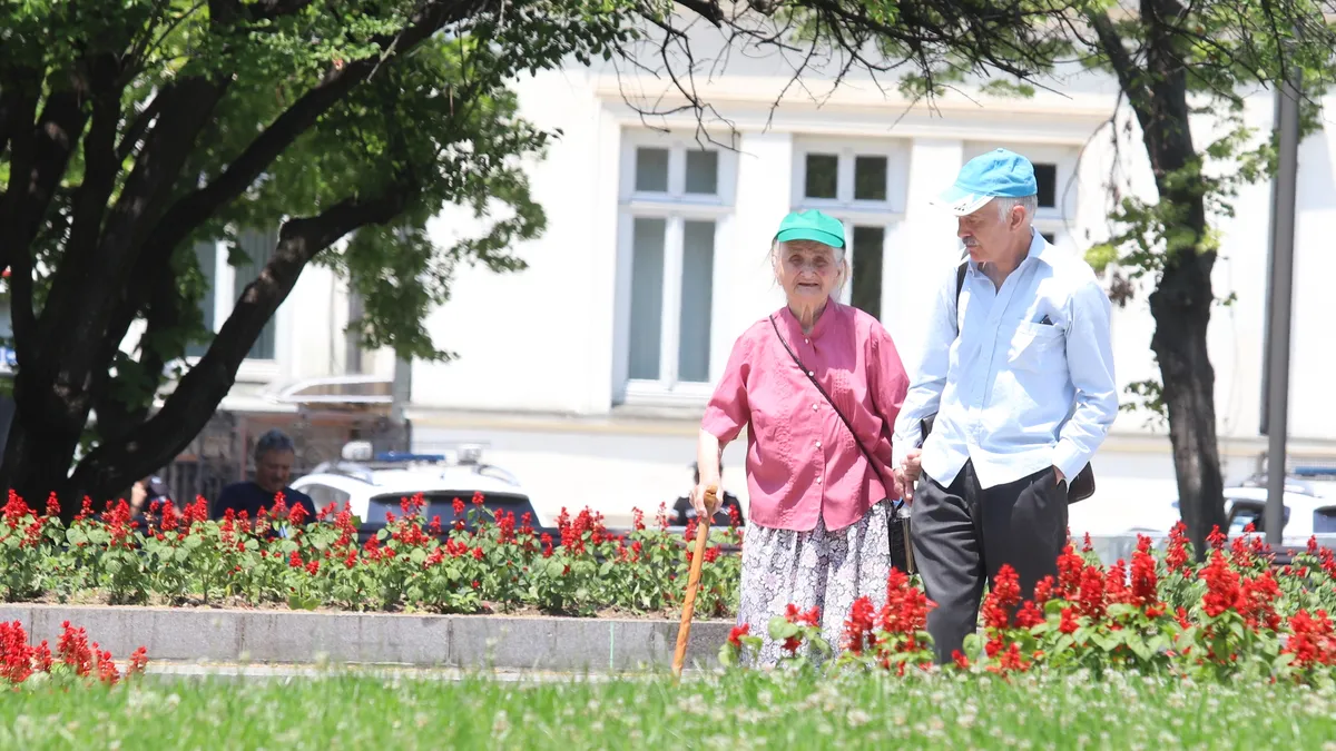 От 1 юли минималната пенсия става 630,50 лева, средната - около 1000 лева