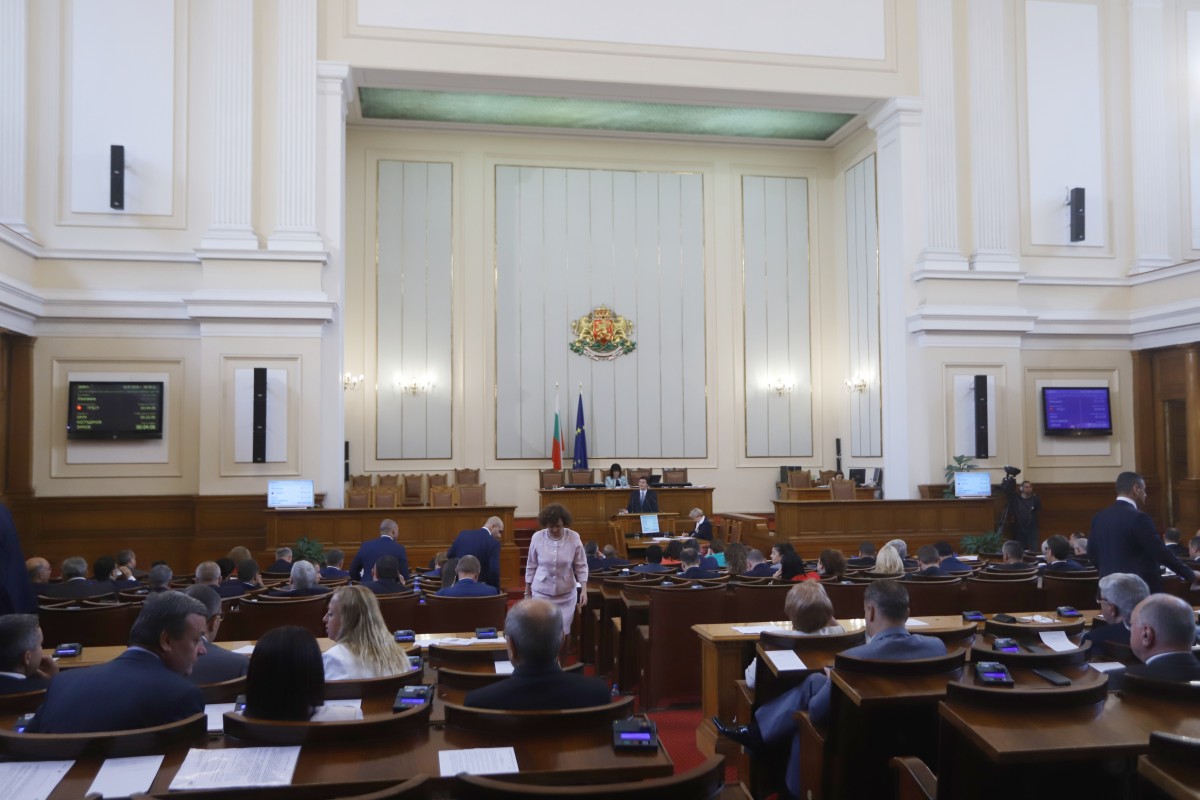 Отхвърлиха ветото на Радев върху закона за Черноморското крайбрежие