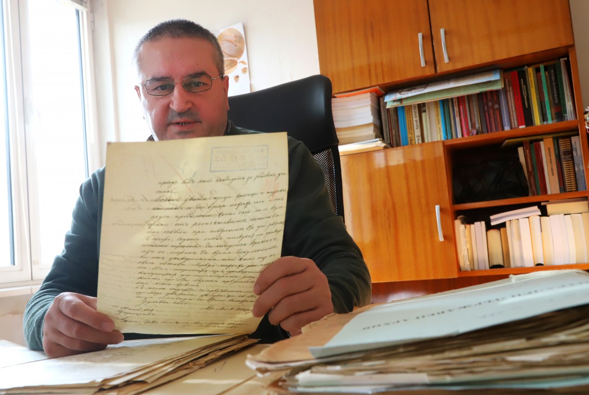Открити в архива документи: Македонските лидери след 1945 са били български учители