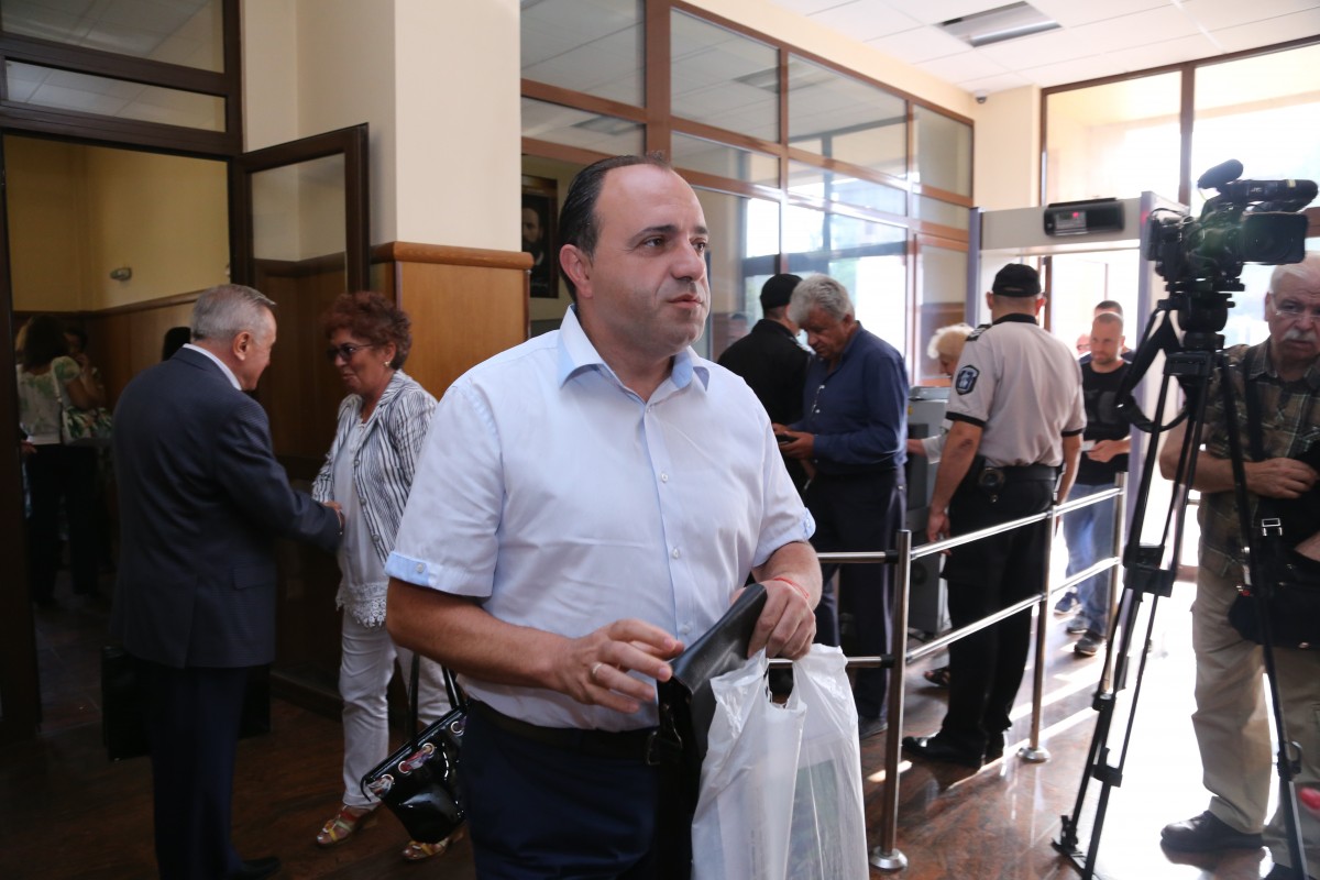 Отмениха отстраняването на кмета на Костенец