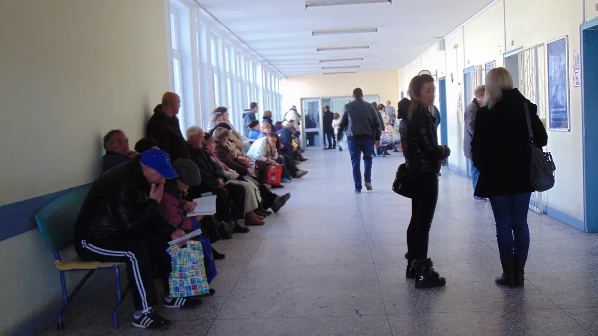 Отпадат противоепидемичните мерки и в област Сливен, учениците се връщат в клас