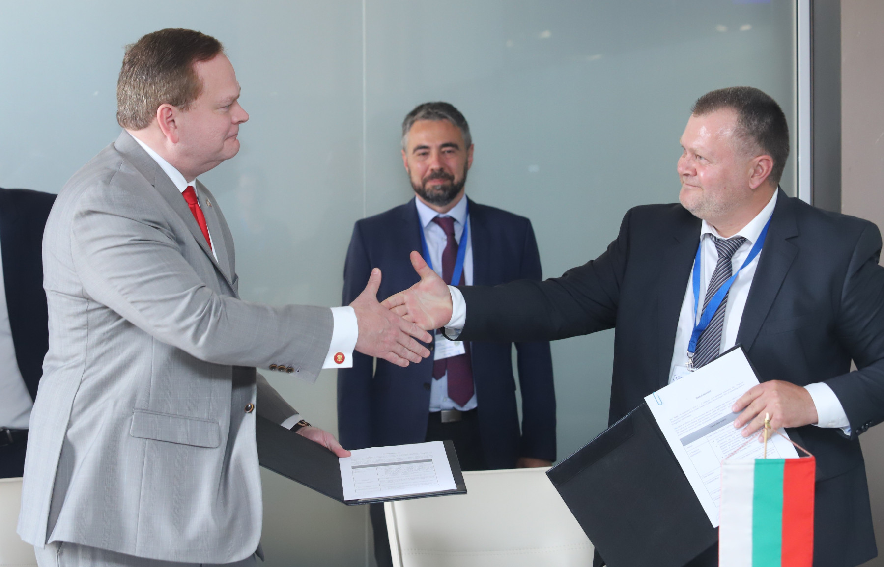 Американска компания купи 50% от „Овергаз“