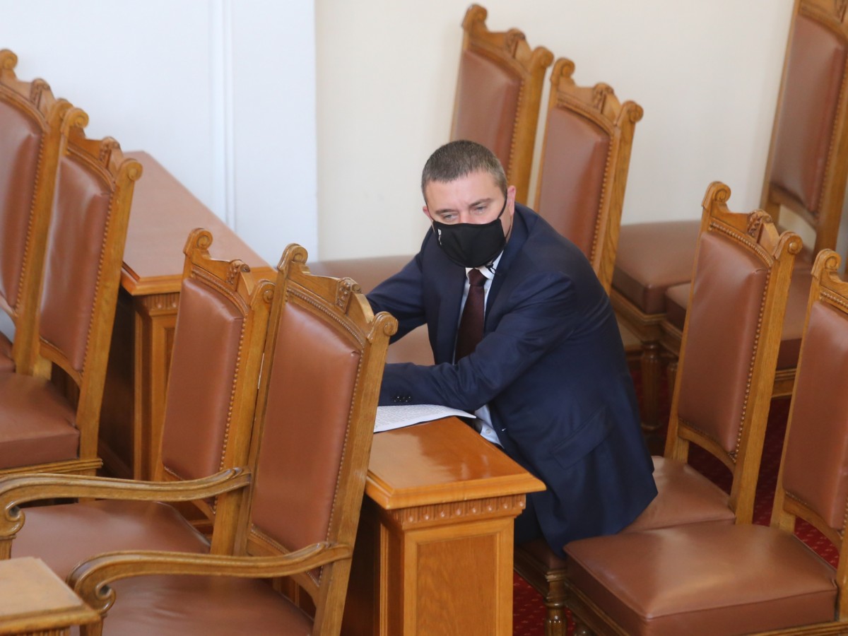 Пълно мнозинство за извънредната актуализация на бюджета
