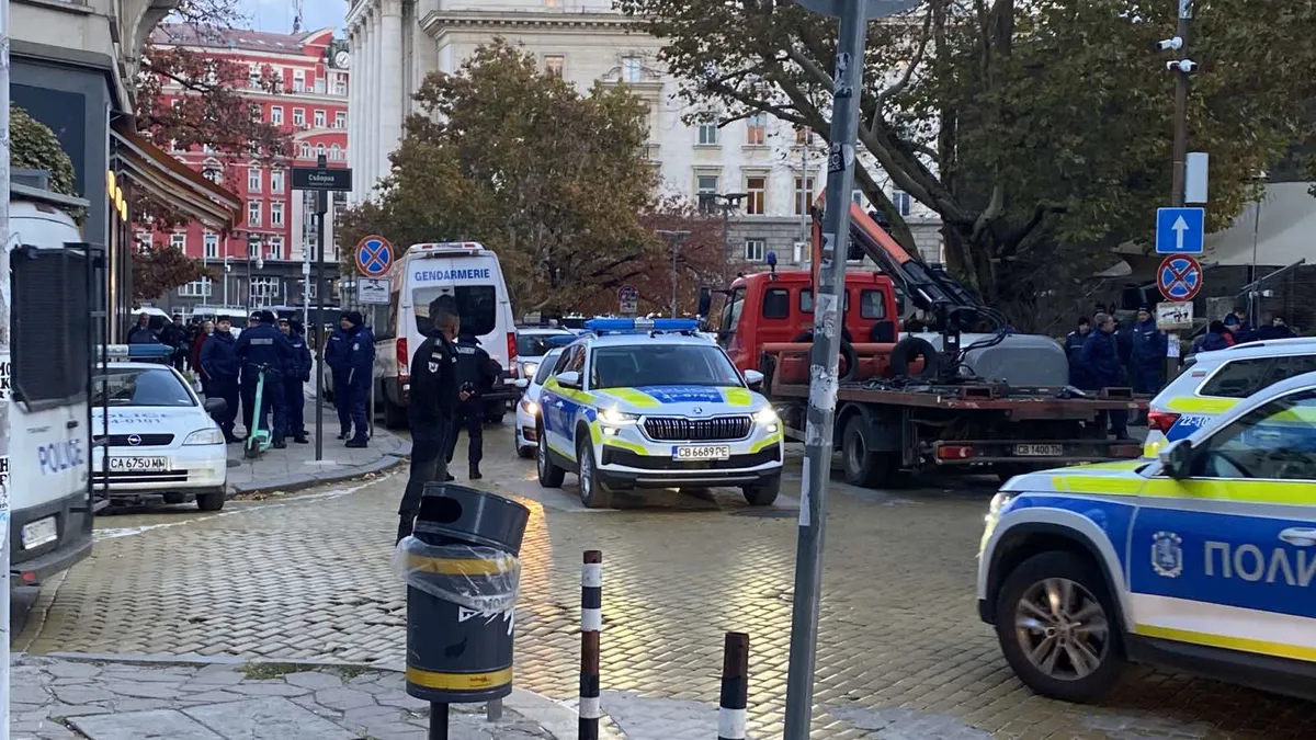 Парламент под обсада: Полицията в София е на крак 