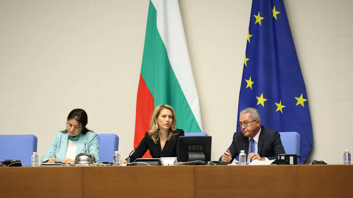 Парламентът официално призова Скопие да възстанови диалога със София