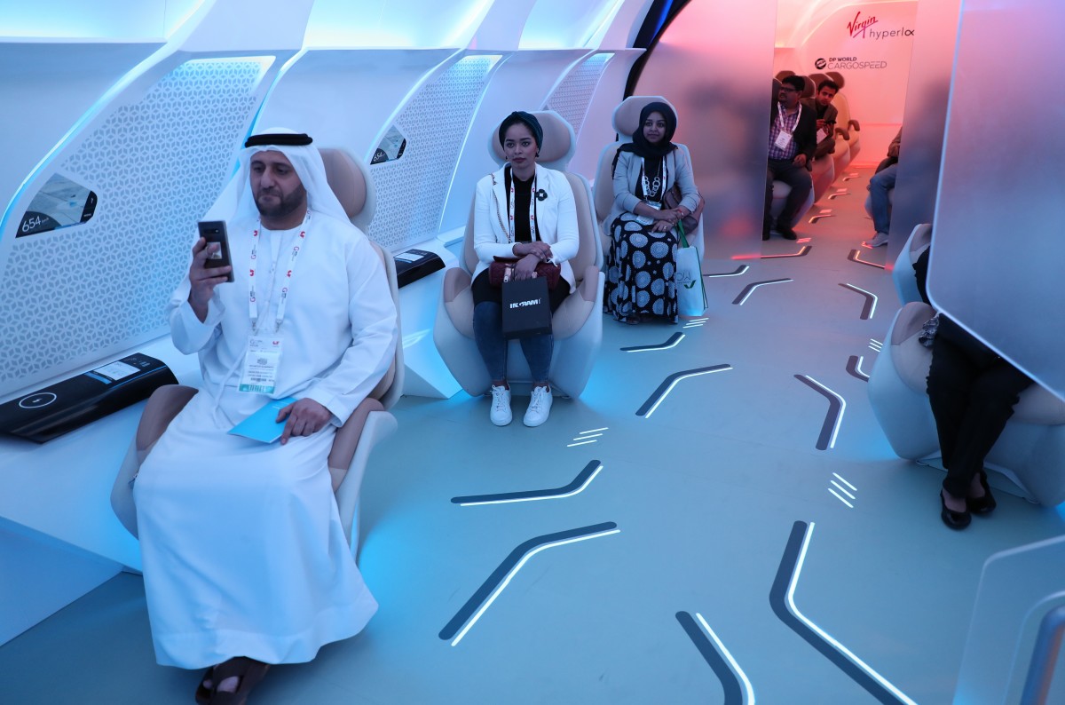 Първи пътнически тест на хиперскоростната капсула на „Virgin Hyperloop“ 
