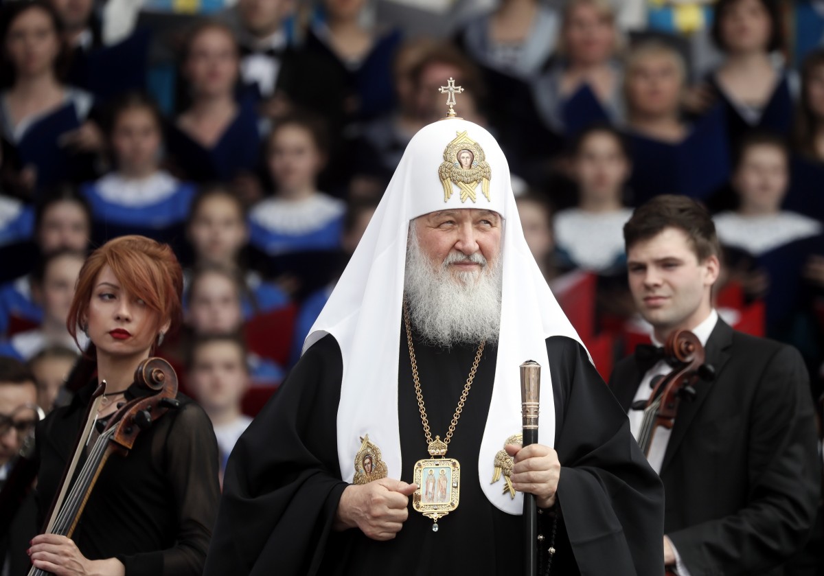 Патриарх Кирил благослови игуменка да продаде S-класата си