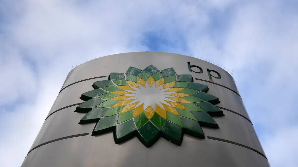 Петролният гигант BP отчете спад на печалбите през първото шестмесечие