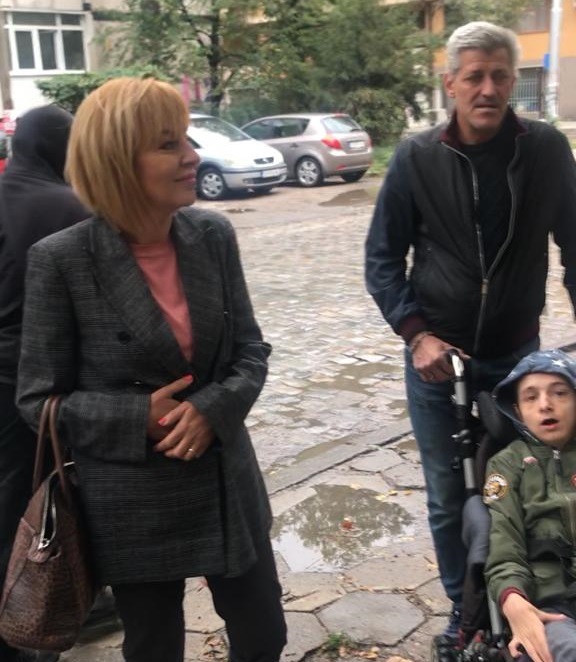 Мая Манолова: Длъжни сме да уважим достойнството на хората с увреждания