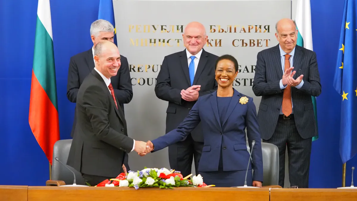 Подписаха предпроектното проучване за енергиен коридор Изток- Запад