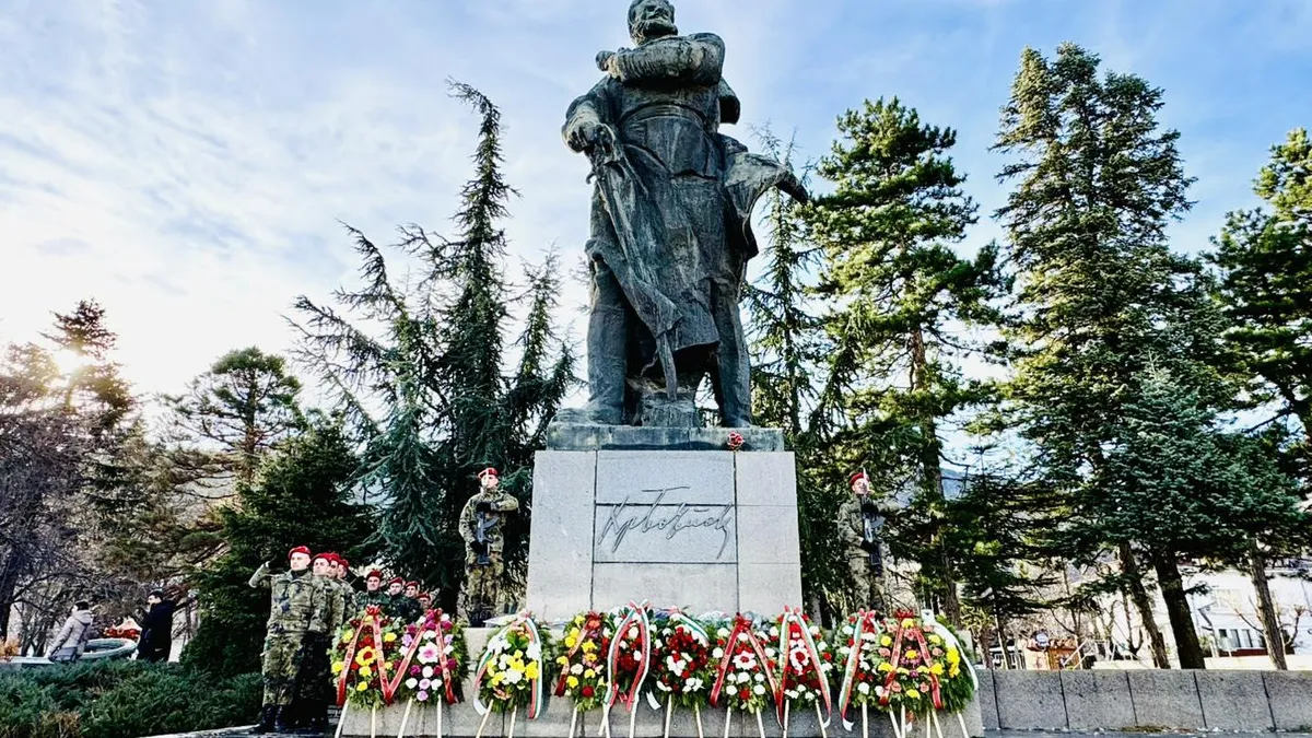 Покланяме се пред Христо Ботев и загиналите за свободата на България