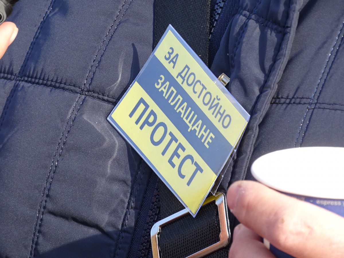 Полицаи и надзиратели излизат на протест, искат левче за час нощен труд