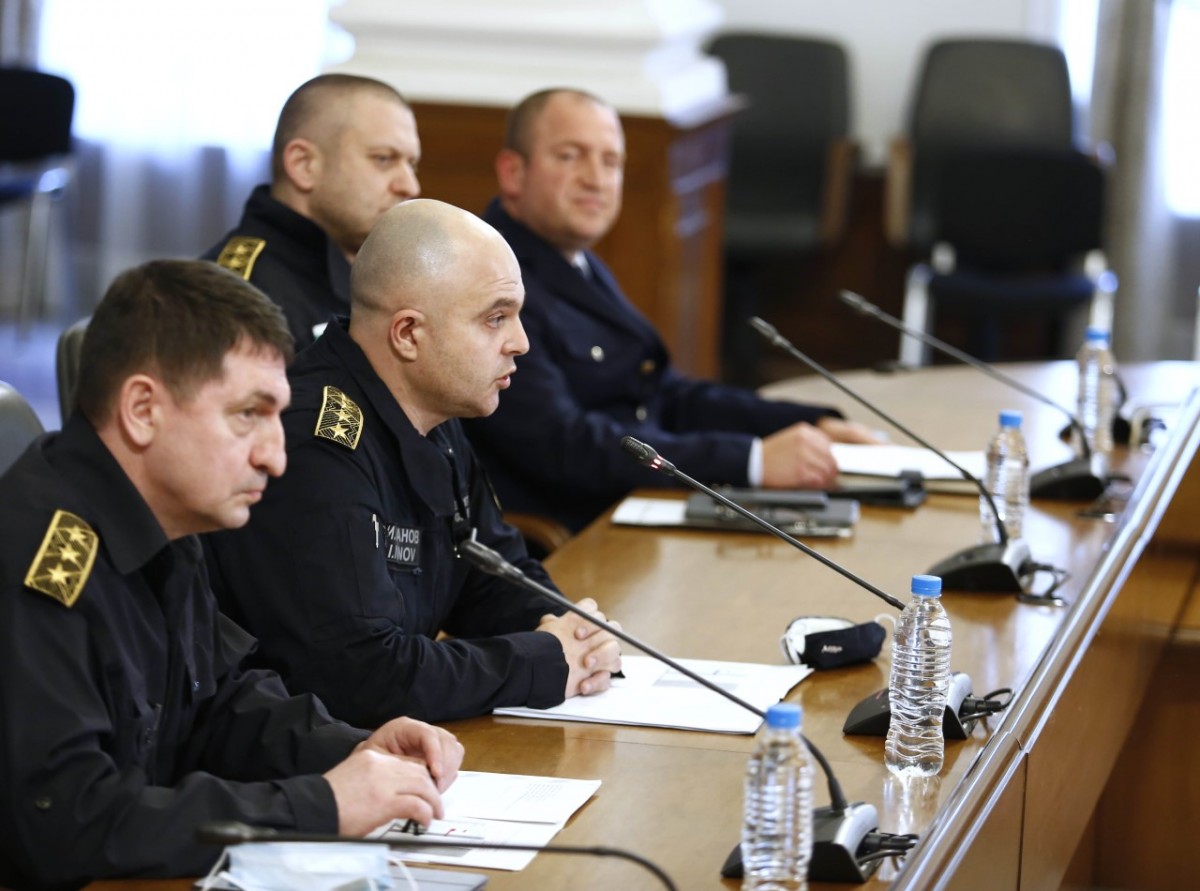 Полиция ще контролира достъпа до храмовете по празниците