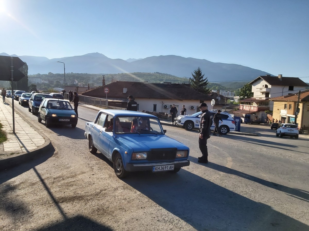 Полиция в цяла Дупница заради изчезването на Янек Миланов