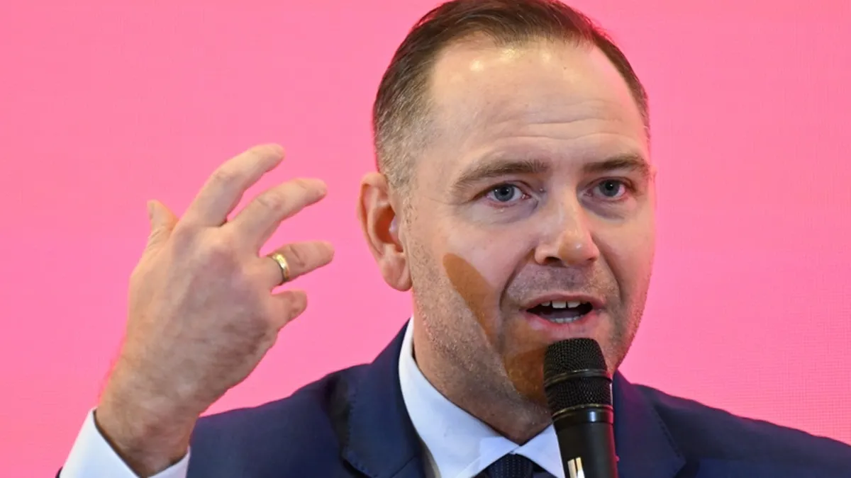 Полската "Право и справедливост" издигна кандидатурата на историк за президент