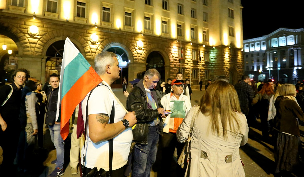 Пореден протест срещу Иван Гешев блокира центъра на София