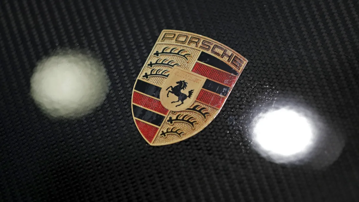Porsche прекратява производството на батерии