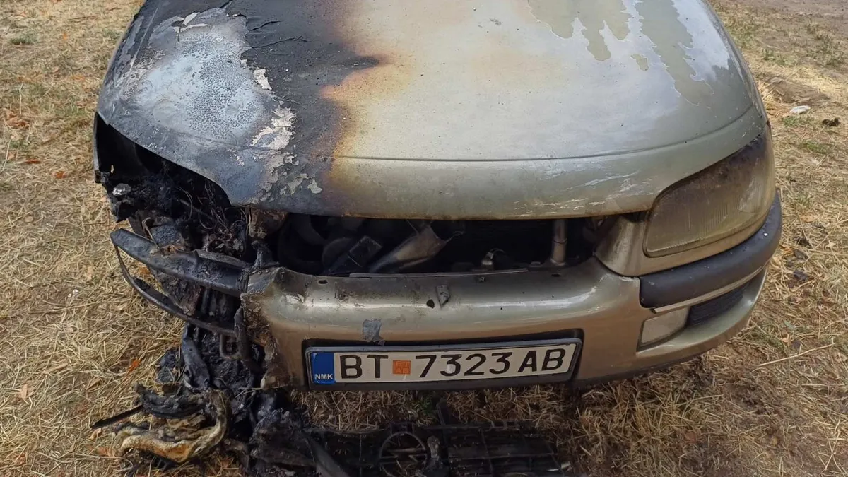 Посред нощ изгоря автомобилът на македонския българин Димитър Църномаров от Битоля - СНИМКИ                     