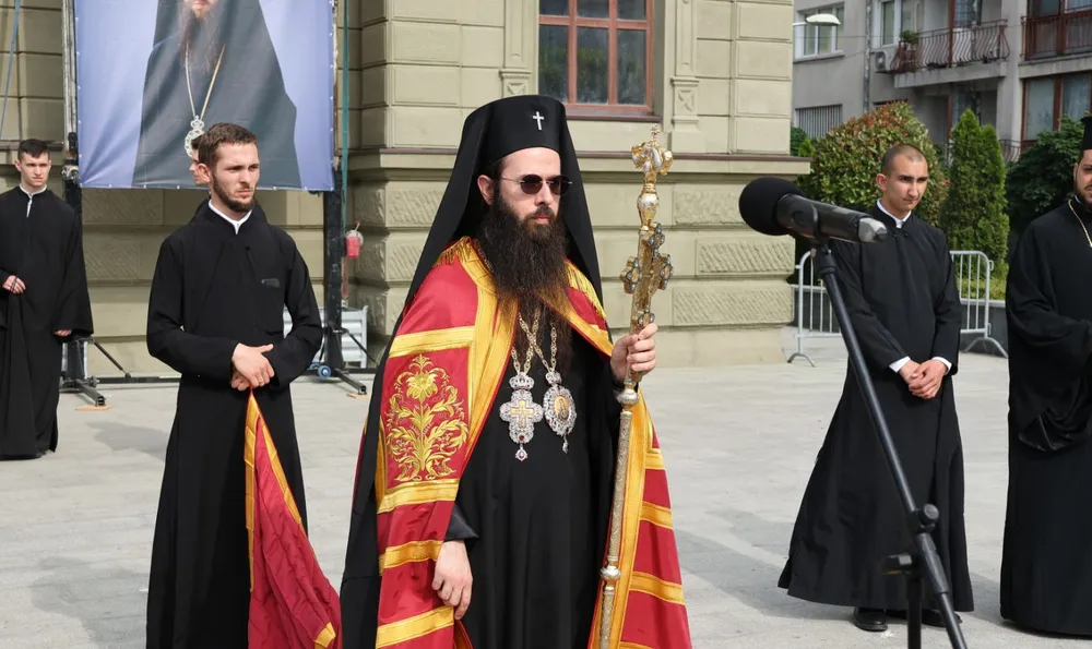 Посрещнаха в Бургас новия сливенски митрополит Арсений, той призова за единство