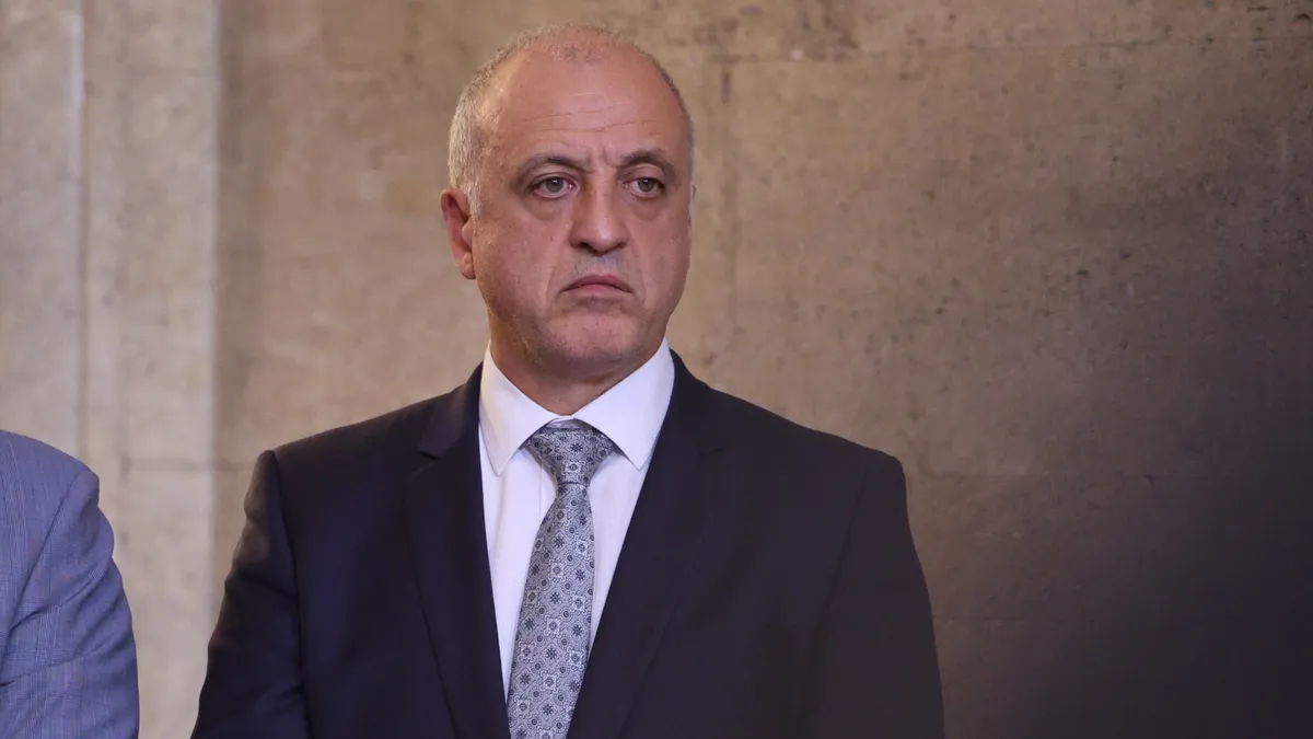 Правителството е съгласно Радев да преназначи ген. Емил Тонев като шеф на НСО