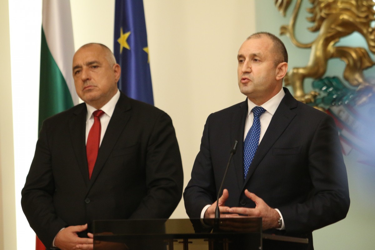 Премиер и президент поздравиха студентите