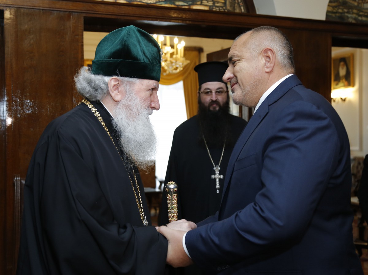 Премиер, патриарх и синод обсъждат мерките за Цветница и Великден