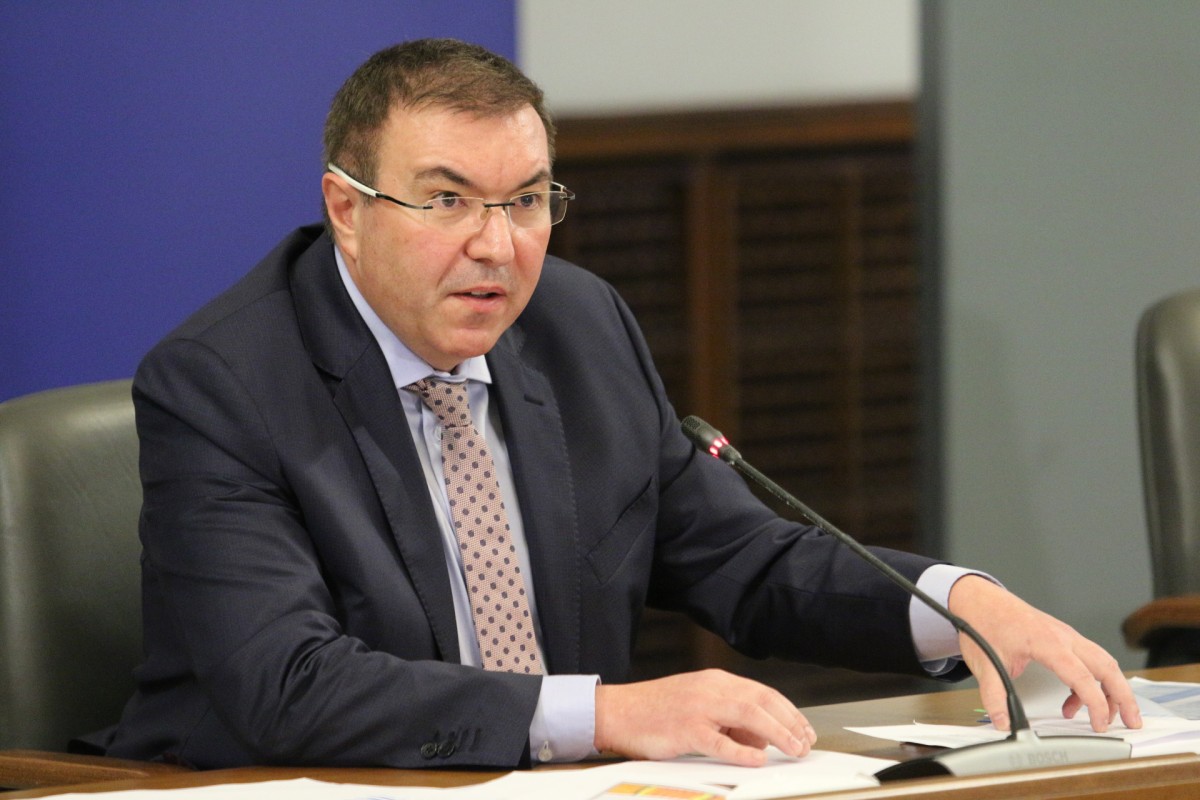 Проф. Ангелов: Ще водим битка за живота на всеки един българин