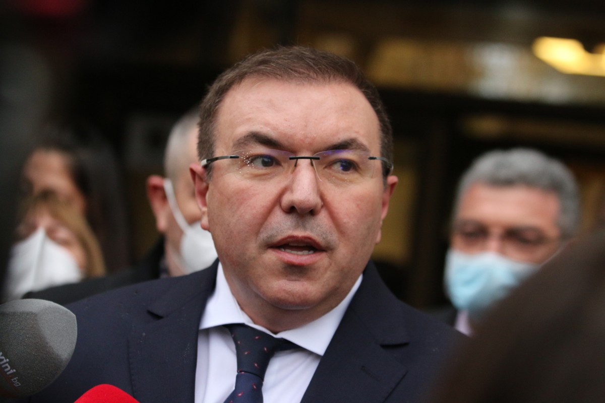 Проф. Костадин Ангелов: Днешният протест прилична на уличен бой