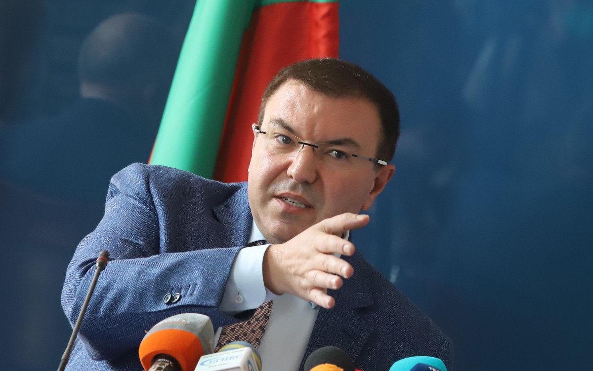 Проф. Костадин Ангелов: Галеници няма да има!
